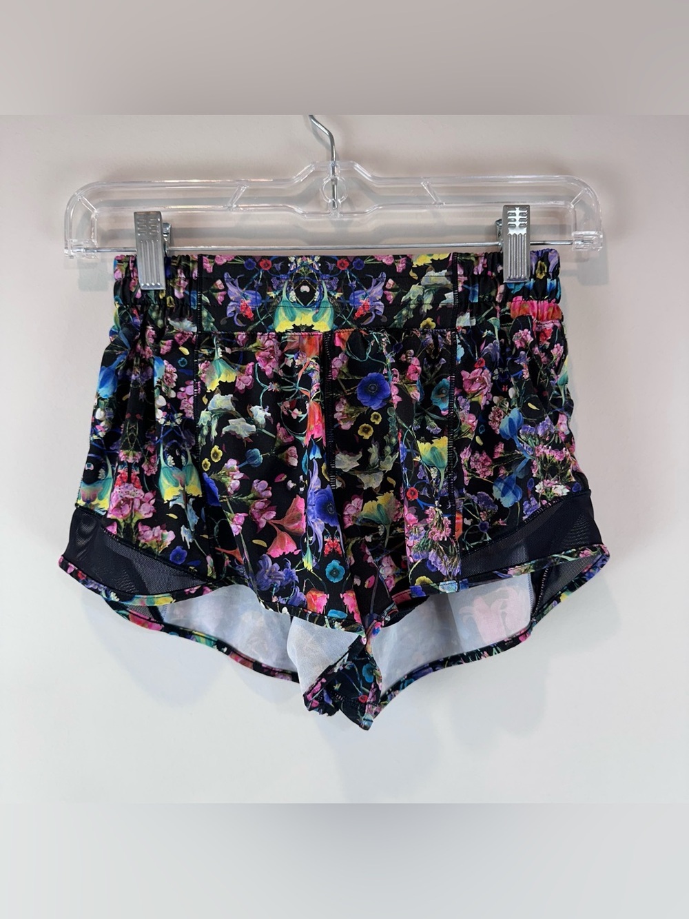 Lululemon Black Floral Flowerscope Hotty Hot Lined Athletic Athleisure Shorts 4
